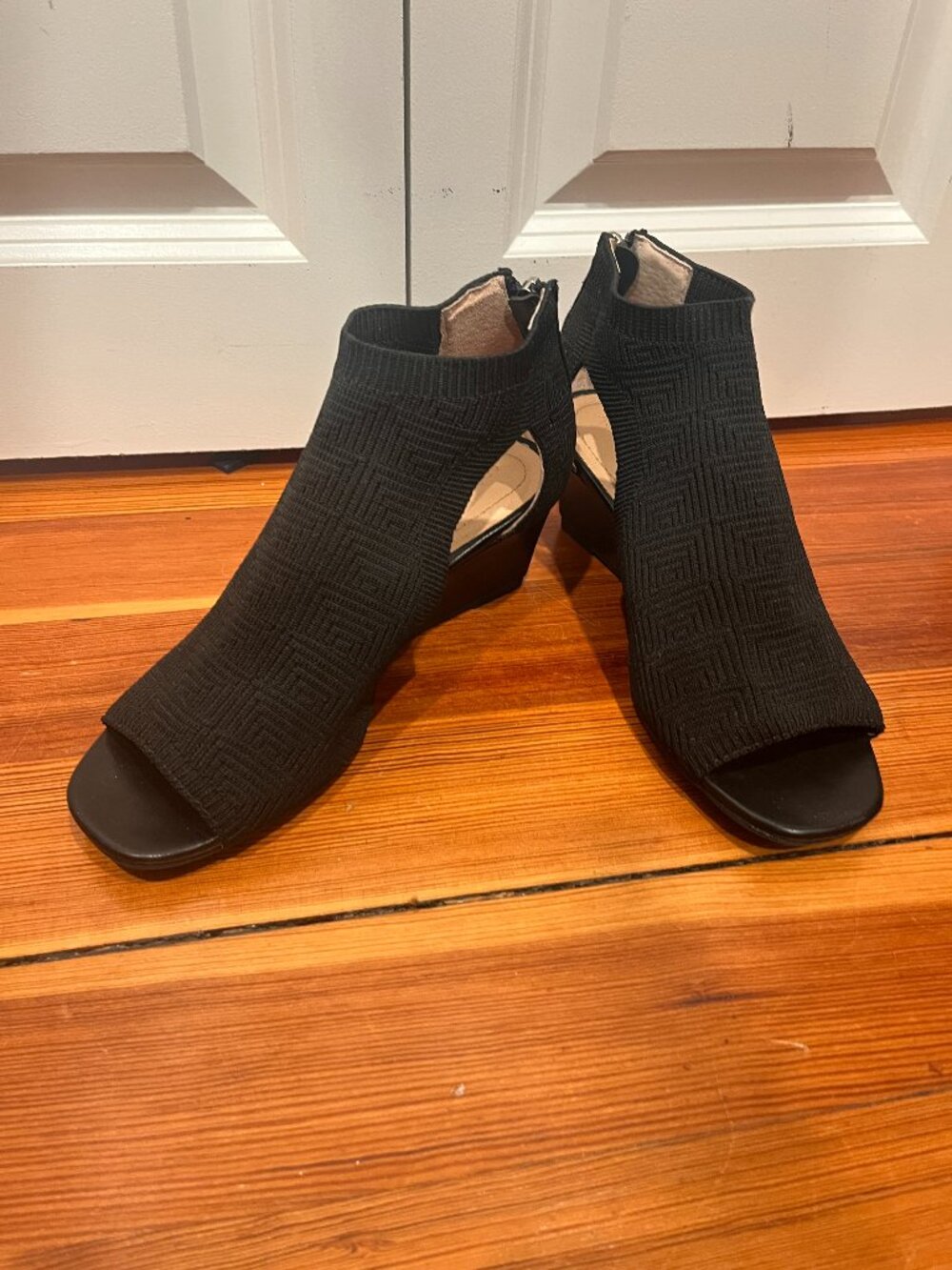 Adrienne Vittadini Black Peep-Toe Wedge w/Cutouts, Back Zip Women's Size 7